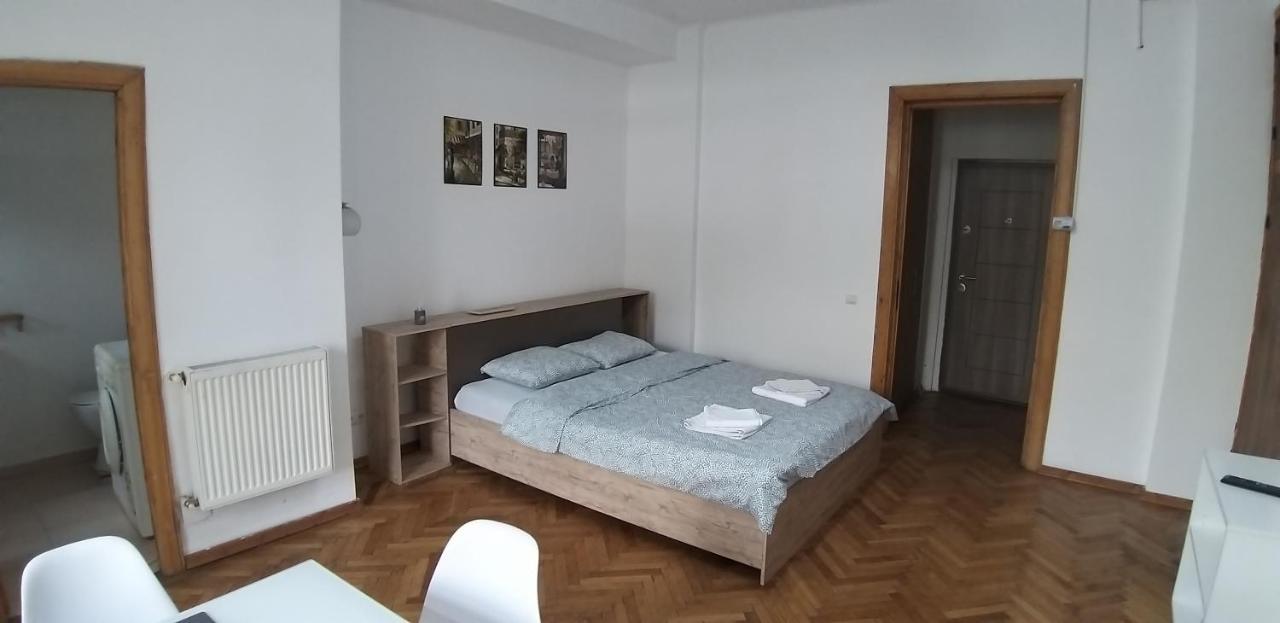 Apartamento Domum George Enescu Bucarest Exterior foto
